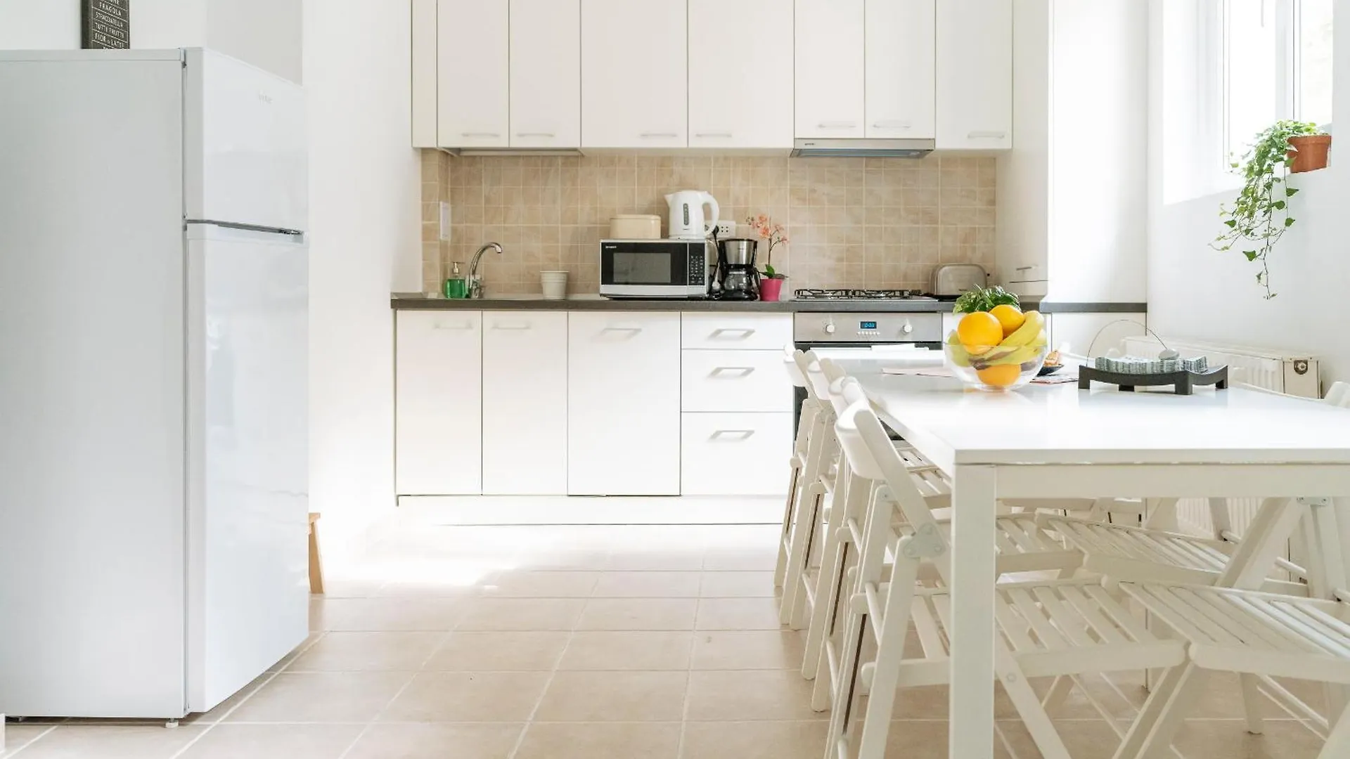 Spacious & Quiet - City Center - 2Br Apartment Bucharest