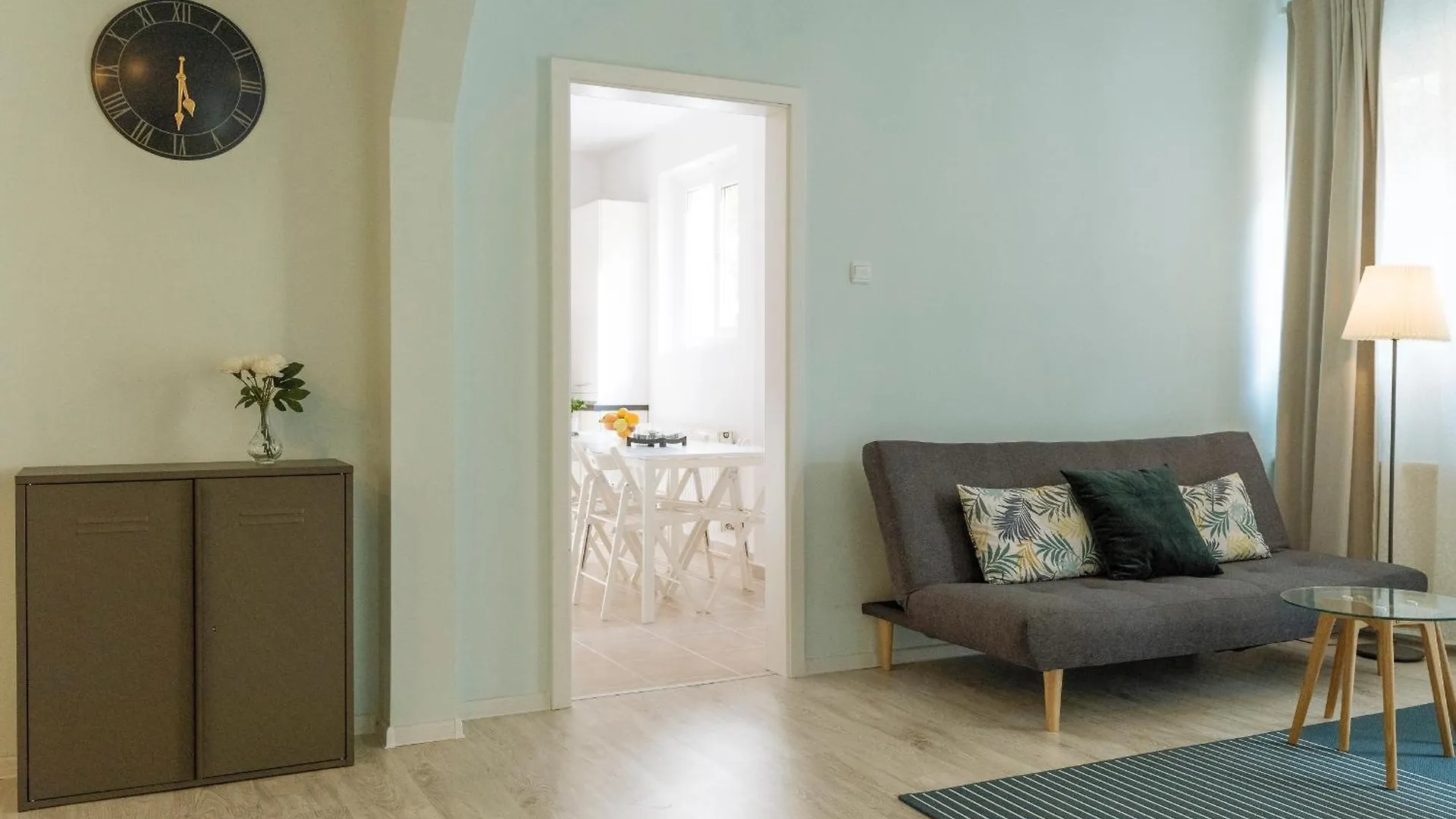 Spacious & Quiet - City Center - 2Br Apartment Bucharest Romania
