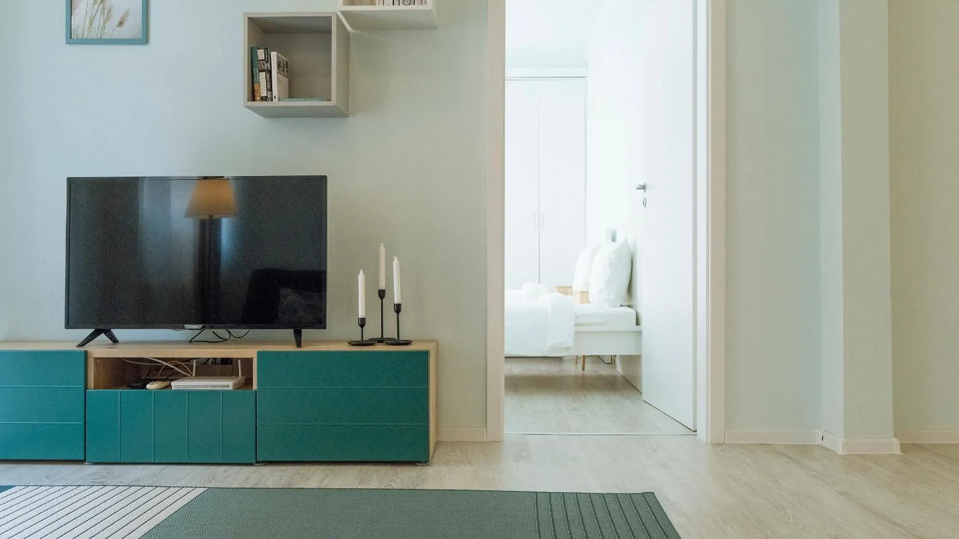 Spacious & Quiet - City Center - 2Br Apartment Bucharest Romania