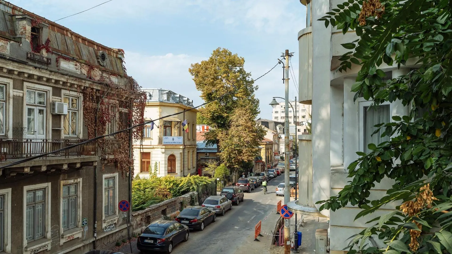Spacious & Quiet - City Center - 2Br Apartment Bucharest
