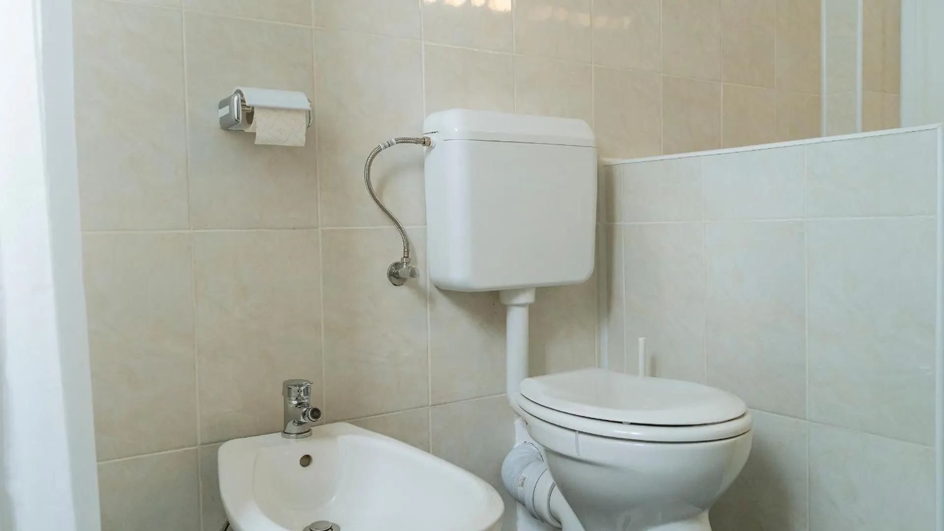 Spacious & Quiet - City Center - 2Br Apartment Bucharest
