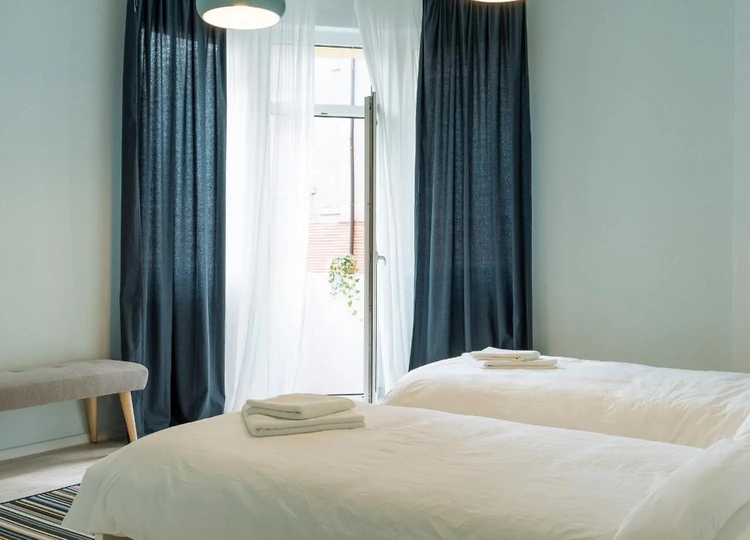 Spacious & Quiet - City Center - 2Br Apartment Bucharest
