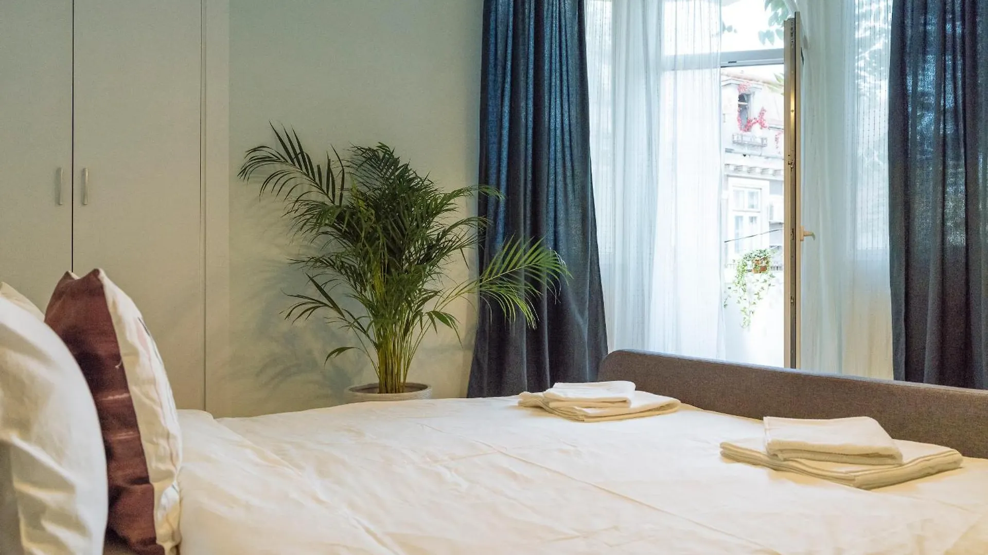 Spacious & Quiet - City Center - 2Br Apartment Bucharest 0*,  Romania