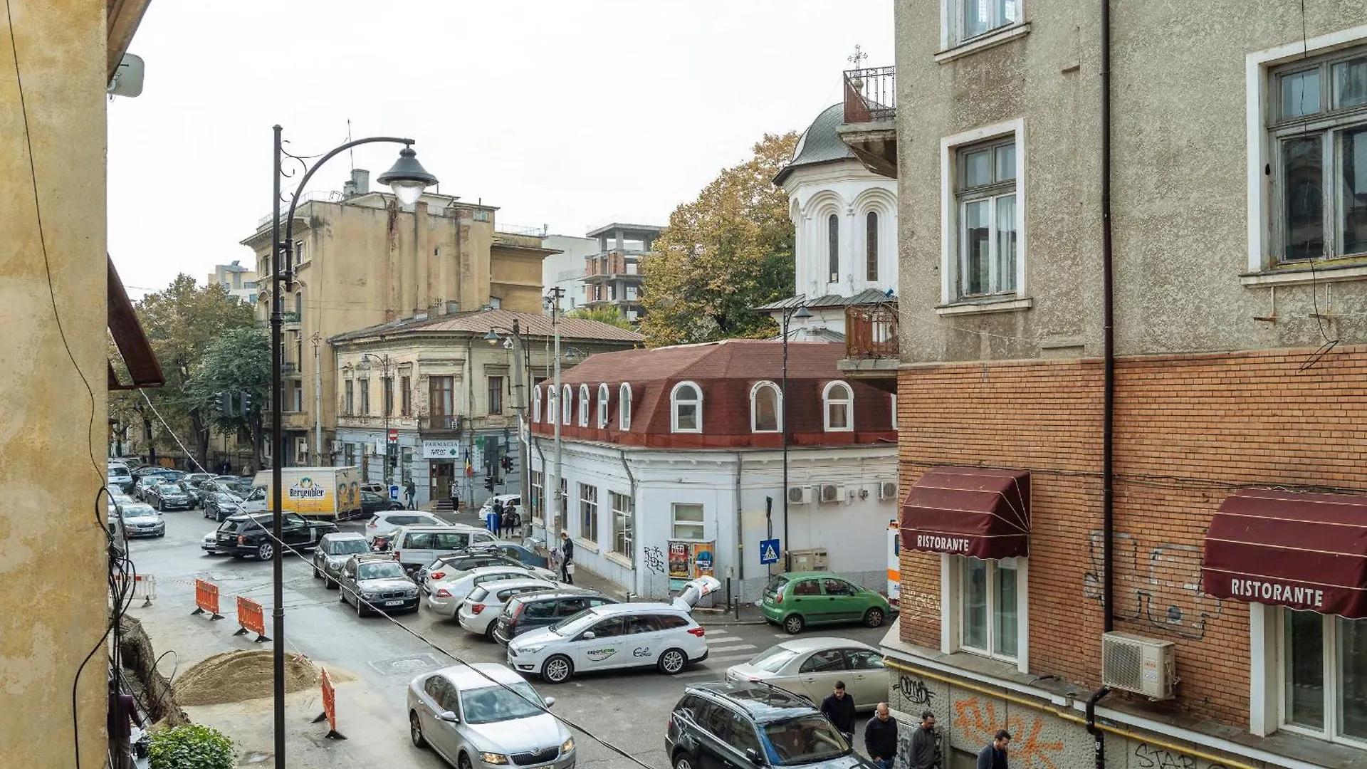 Spacious & Quiet - City Center - 2Br Apartment Bucharest