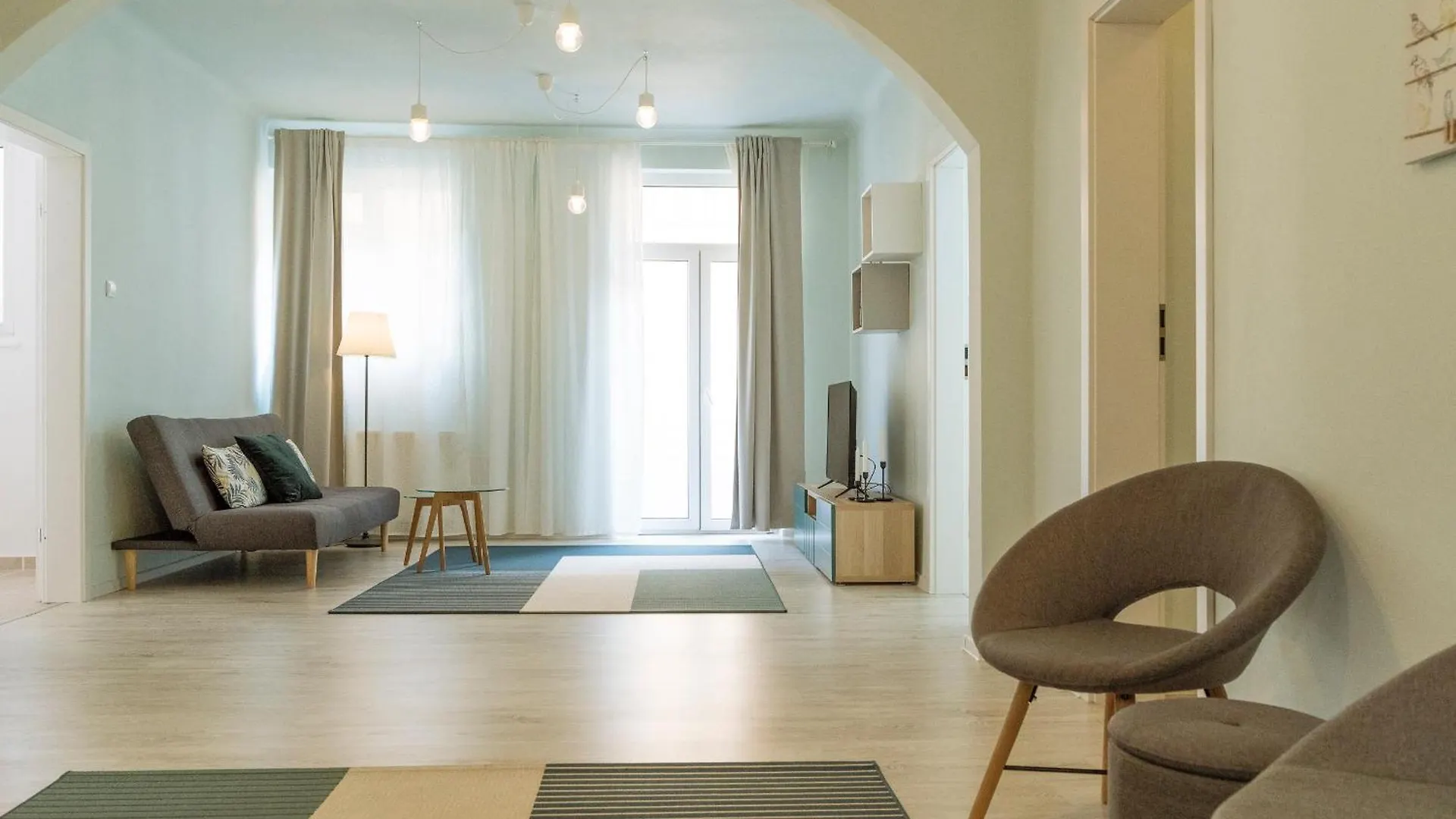 Spacious & Quiet - City Center - 2Br Apartment Bucharest Romania