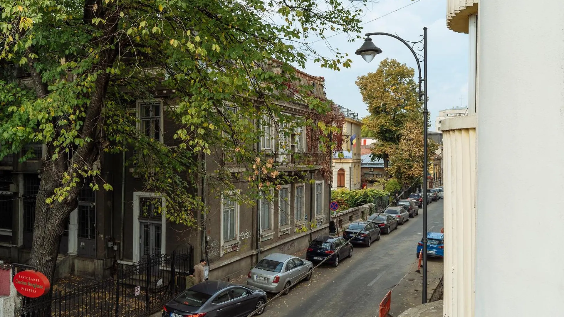 Spacious & Quiet - City Center - 2Br Apartment Bucharest