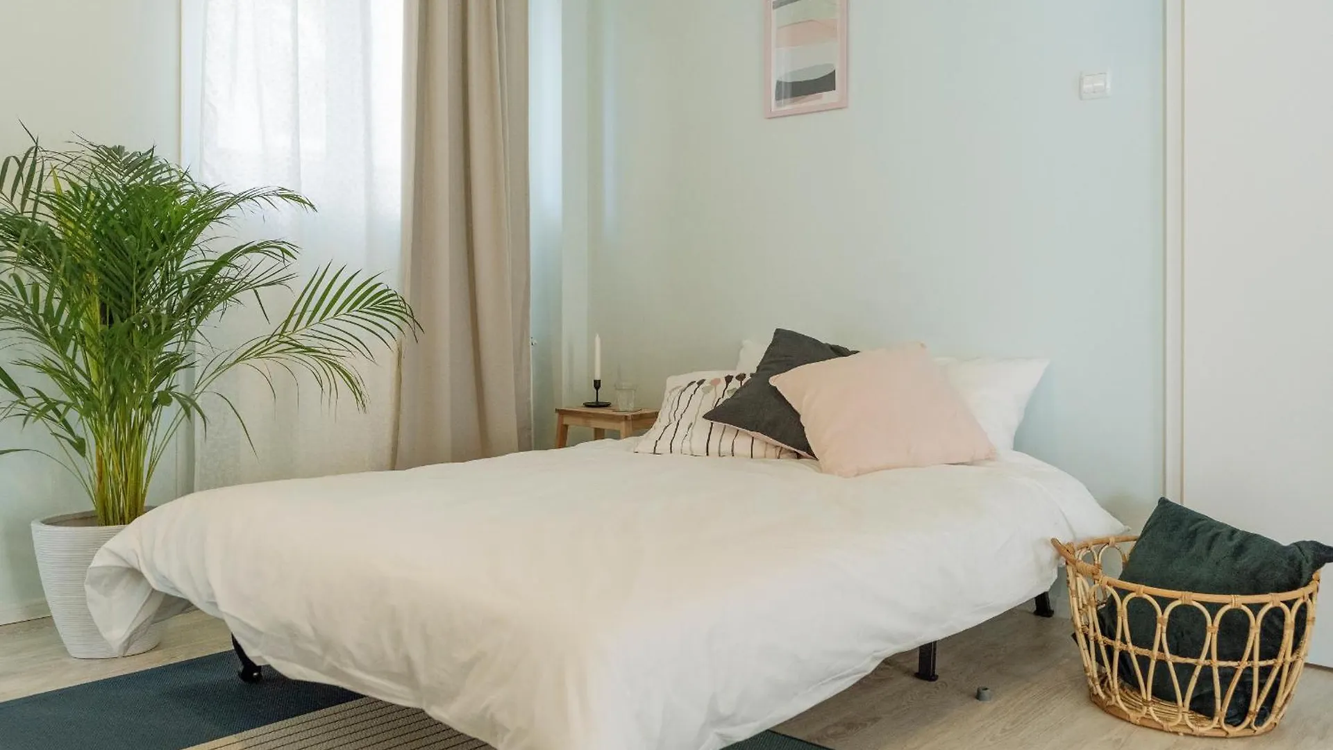 Spacious & Quiet - City Center - 2Br Apartment Bucharest