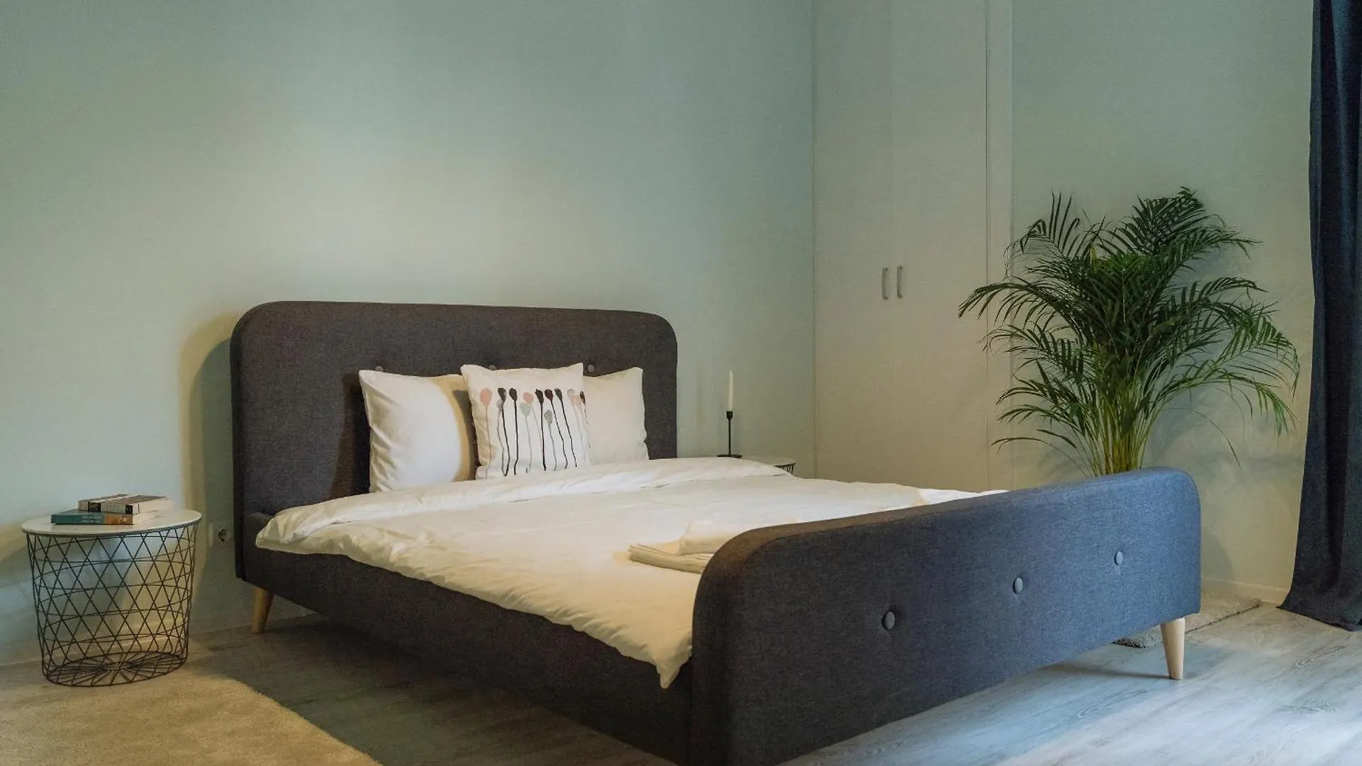 Spacious & Quiet - City Center - 2Br Apartment Bucharest