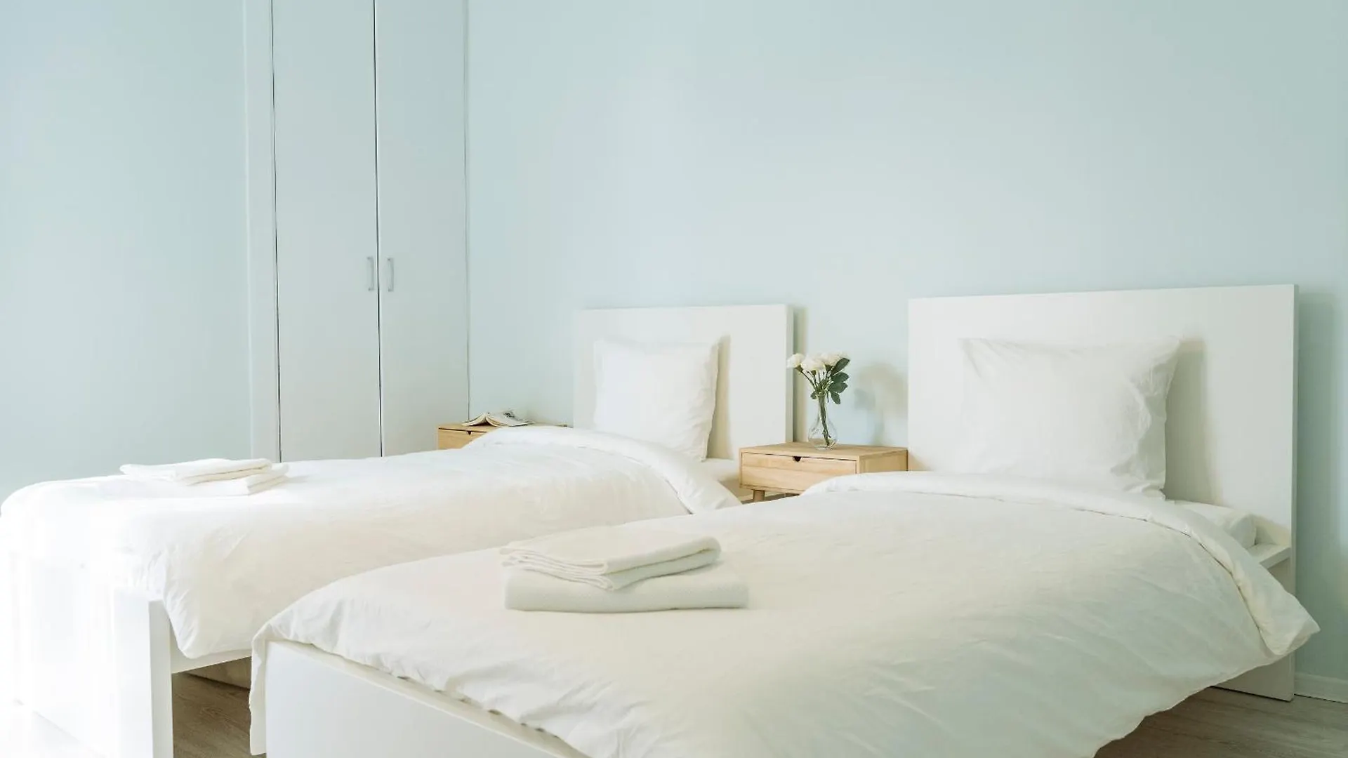 Spacious & Quiet - City Center - 2Br Apartment Bucharest